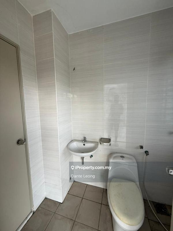 Rumah Berangkai 3 Tingkat untuk Dijual di Taman Sri Tanjung, Semenyih oleh Dante Leong - iProperty.com.my