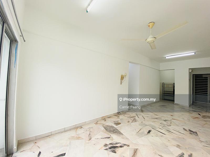 Condominium for Rent in Nusa Mewah Villa Condominium by Carrie Paang - living area - iProperty.com.my