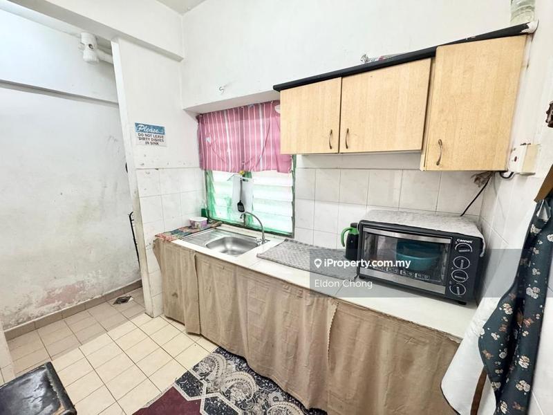 Kediaman Servis untuk Dijual di South City (Perdana Selatan) Block A & B oleh Eldon Chong - iProperty.com.my