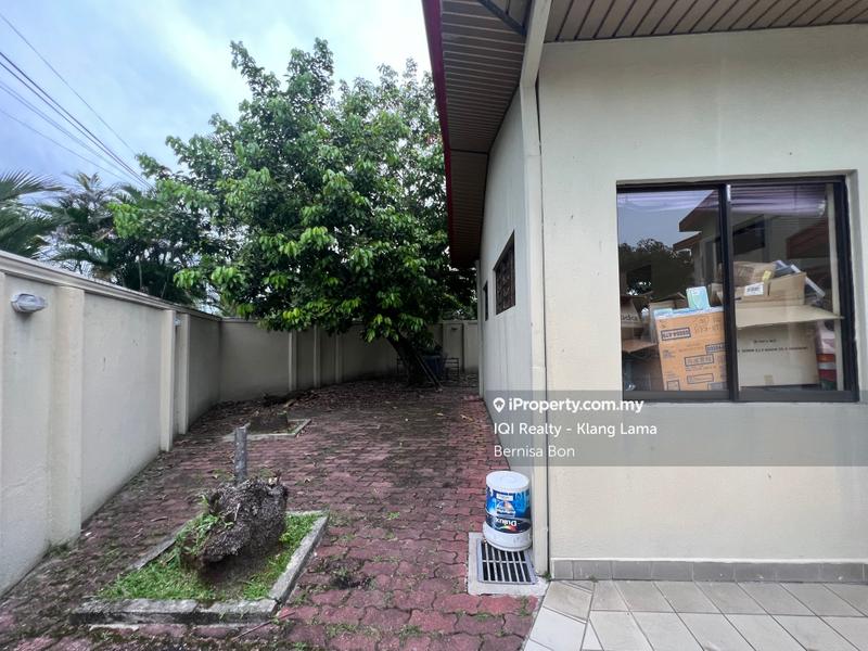 Bungalow House for Sale in Taman Paramount, Petaling Jaya by Bernisa Bon - iProperty.com.my