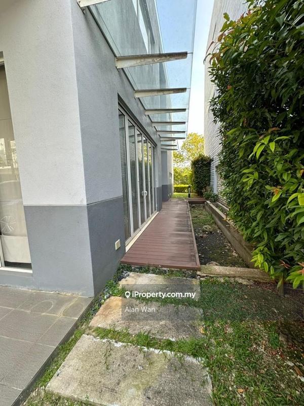 Bungalow House untuk Dijual di Lakefront Villa, Cyberjaya oleh Alan Wan - iProperty.com.my