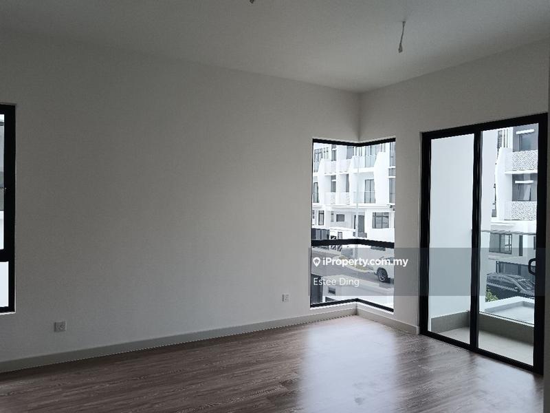 Rumah Berkembar untuk Dijual di Abadi Heights, Puchong oleh Estee Ding - iProperty.com.my
