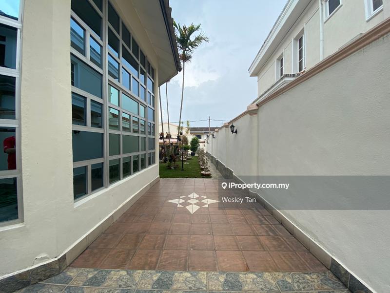 Bungalow House for Sale in Bukit Beruang, Bukit Baru by Wesley Tan - iProperty.com.my