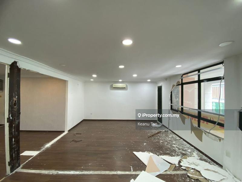 For Sale - [2nd Floor w/ Lift, Next to MRT] Fortune Square Kepong
