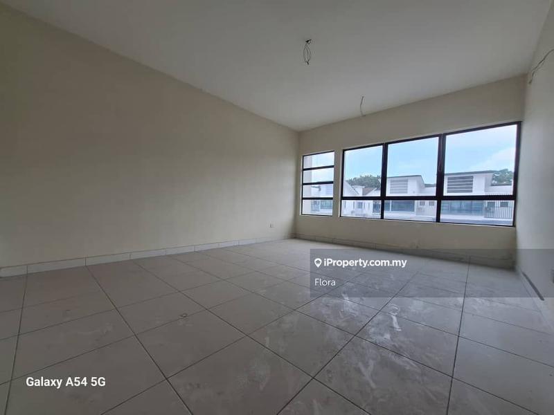 Rumah Teres 2-Tingkat untuk Dijual di Lakeside Residences, Puchong oleh Flora - iProperty.com.my