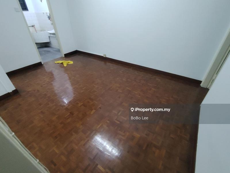 Rumah Berangkai 2 Tingkat untuk Dijual di Taman Overseas Union (Taman Oug), Jalan Klang Lama (Old Klang Road) oleh BoBo Lee - iProperty.com.my