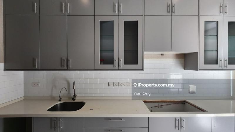 For Sale - Ara Hill Condominium