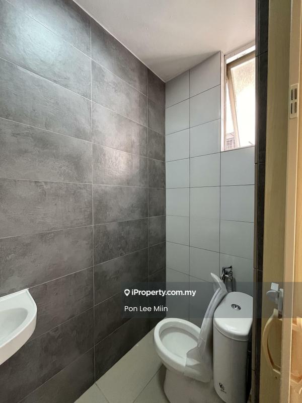 Pangsapuri untuk Disewa di Manor Apartment oleh Pon Lee Miin - Bathroom - iProperty.com.my
