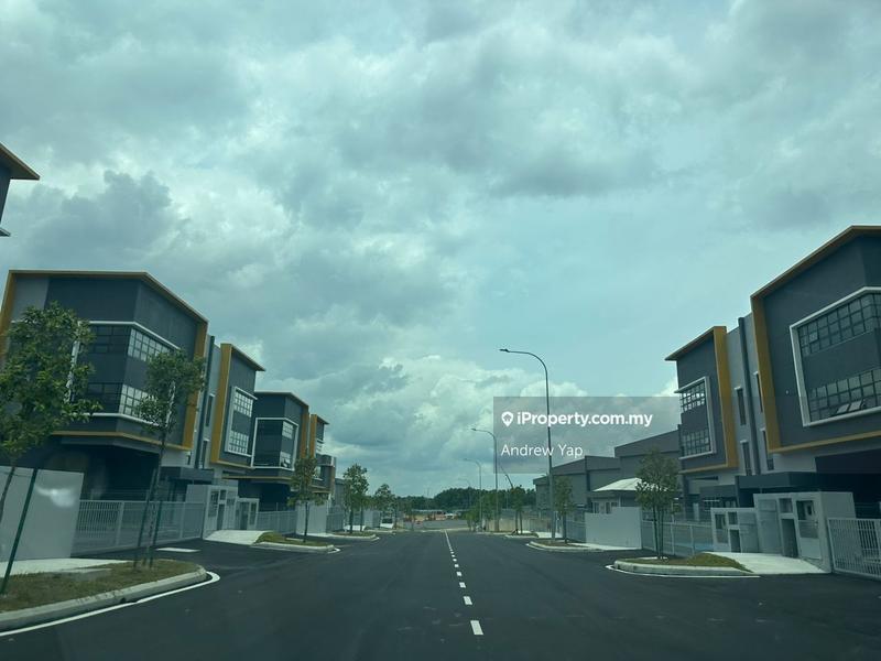 Kilang Berkembar untuk Dijual di SERI PUTRA, BUKIT MAHKOTA, KUALA KLAWANG, LENGGENG, Nilai oleh Andrew Yap - iProperty.com.my
