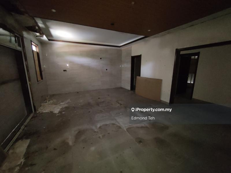 Bungalow House for Sale in Taman Overseas Union (Taman Oug), Jalan Klang Lama (Old Klang Road) by Edmond Teh - iProperty.com.my