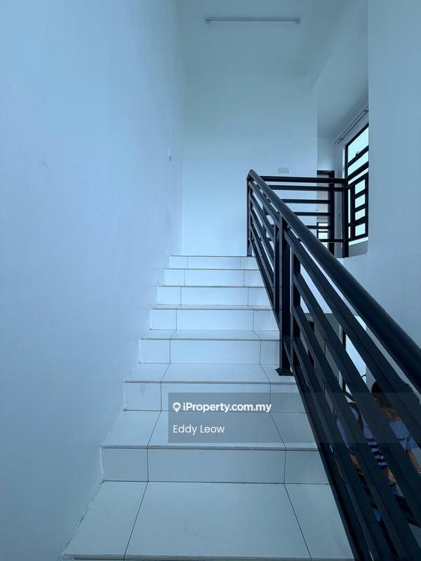 Rumah Berangkai 3 Tingkat untuk Dijual di Taman Limbongan Indah, Melaka City oleh Eddy Leow - Corridor - iProperty.com.my