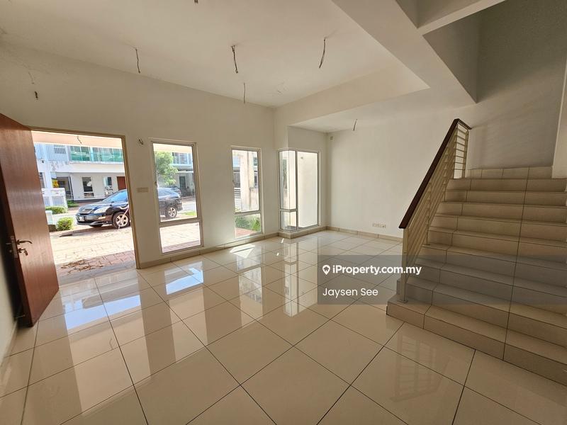3-storey Terraced House for Sale in Taman Subang Mas, Subang Jaya by Jaysen See - Entrance - iProperty.com.my