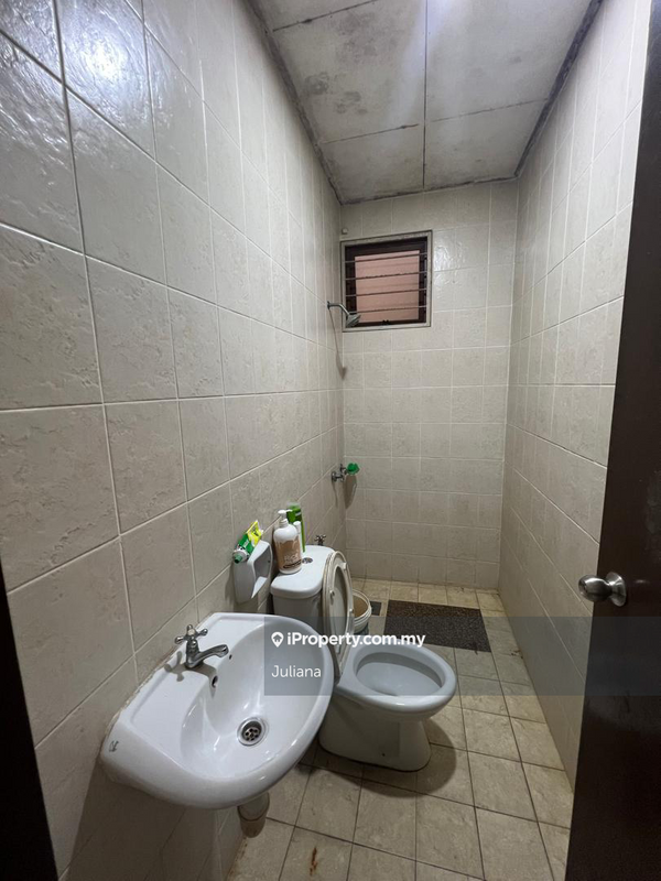 Rumah Berangkai 2 Tingkat untuk Dijual di Bukit Jelutong, Shah Alam oleh Juliana - iProperty.com.my
