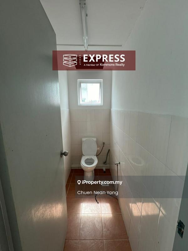 Kedai untuk Dijual di Lutong, Miri oleh Sam Yong - Bathroom - iProperty.com.my