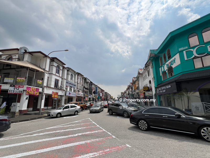 For Sale - 3 STOREY VALUE BUY HIGH TRAFFIC LOCATION,SUBANG JAYA USJ 10, TAIPAN BUSINESS CENTRE