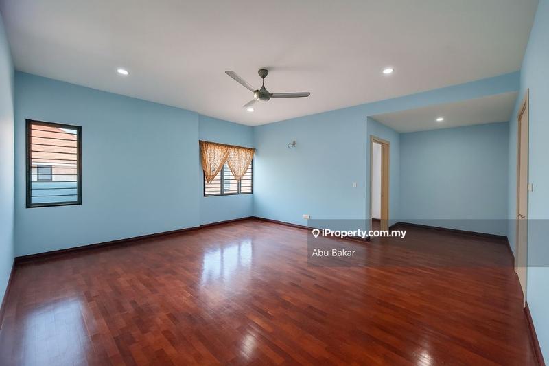 Master Room with Attached Bathroom