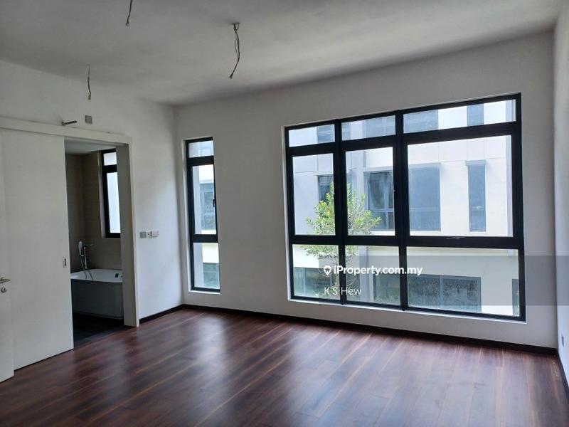 Rumah Teres 4-Tingkat untuk Dijual di Seri Kembangan, Selangor oleh K S Hew - iProperty.com.my