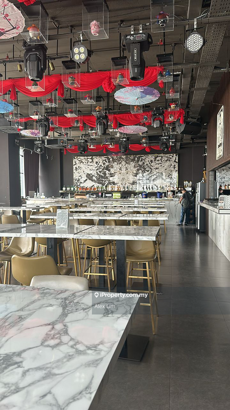 For Rent - Upper Floor Commercial Shoplot Facing Main Road