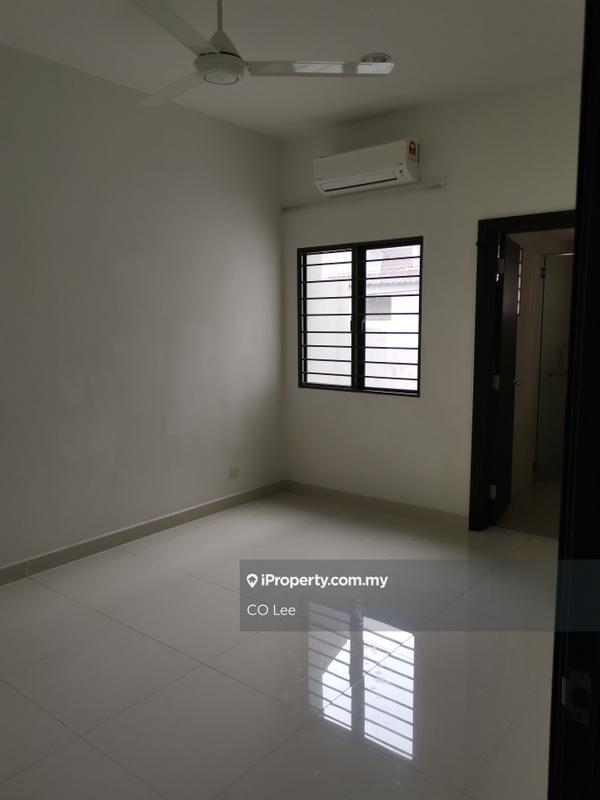 Rumah Berangkai 2.5 Tingkat untuk Dijual di Taman Meranti Jaya, Puchong oleh CO Lee - iProperty.com.my