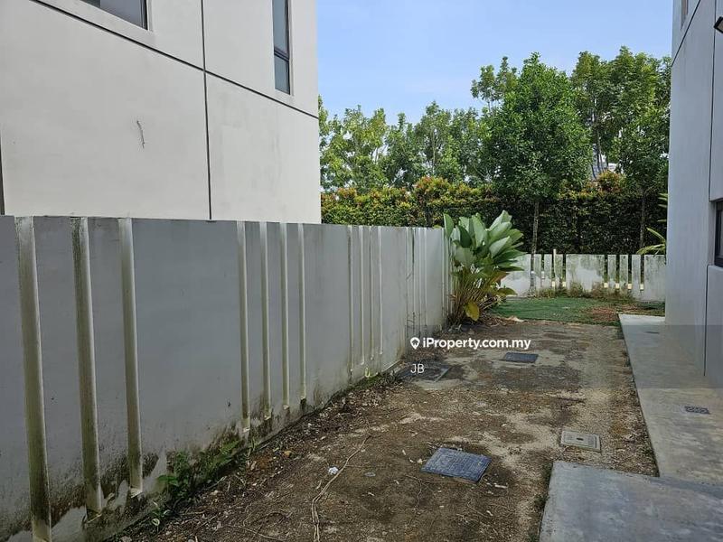 Rumah Berkembar untuk Dijual di Kota Kemuning, Shah Alam oleh JB - iProperty.com.my