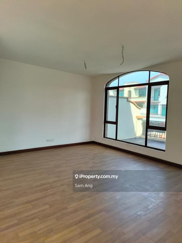 Rumah Berangkai 3 Tingkat untuk Dijual di DiamondCityEndLot,Semenyih Country Garden,Selangor, Semenyih oleh Sam Ang - iProperty.com.my