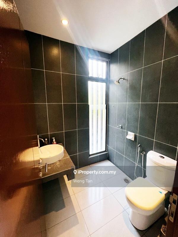 3-storey Terraced House for Sale in Laman Glenmarie, Glenmarie by Weng Tan - iProperty.com.my