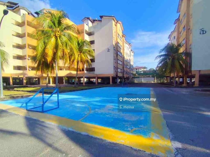 Apartment for Sale in Tiara Beach Resort by S. Melisa - iProperty.com.my