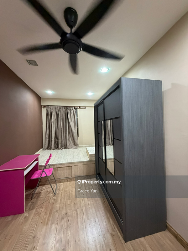 For Rent - Molek Pine 2