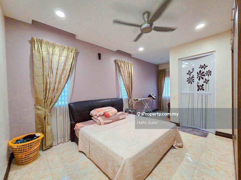 Rumah Berangkai 2 Tingkat untuk Dijual di Taman Tropika, Bangi oleh Hafiz Zubir - iProperty.com.my