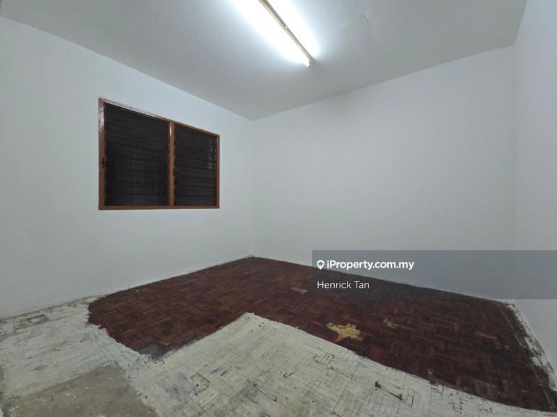 Flat for Sale in Pangsapuri SS8 Kelana Jaya by Henrick Tan - iProperty.com.my