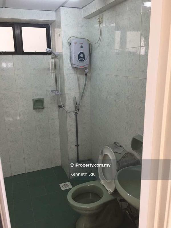 Pangsapuri untuk Disewa di Anjung Hijau (Greenfields) oleh Kenneth Lau - Bathroom - iProperty.com.my