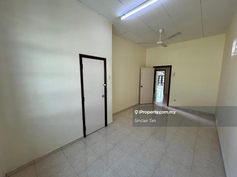 Rumah Berangkai 2 Tingkat untuk Dijual di Taman Angsa Mas, Durian Tunggal oleh Geoffery Wee - iProperty.com.my