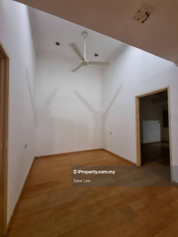 Rumah Teres 2-Tingkat untuk Dijual di Seri Utama Damansara, Kota Damansara oleh Siew Lee - iProperty.com.my