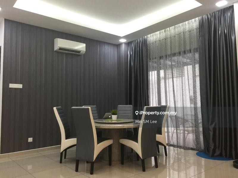 Twin Palms, Sungai Long Dining Room