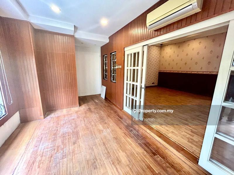 Rumah Berkembar untuk Dijual di Seksyen 7, Shah Alam oleh Fikri Yasmin - iProperty.com.my