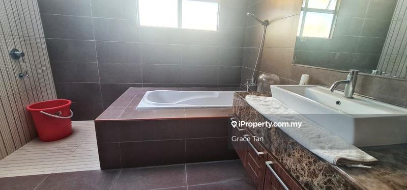 Bungalow House untuk Dijual di Bandar Putra Permai, Seri Kembangan oleh Grace Tan - iProperty.com.my