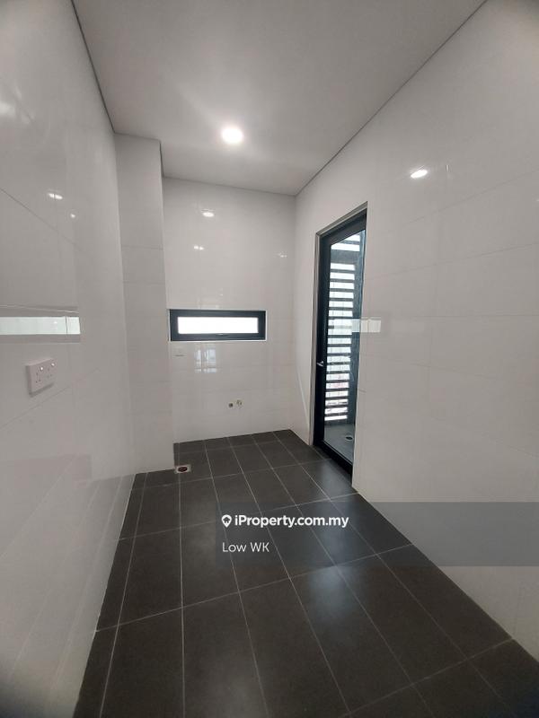 Rumah Berangkai 3 Tingkat untuk Dijual di Happy Garden, Kuchai Lama oleh Low WK - iProperty.com.my