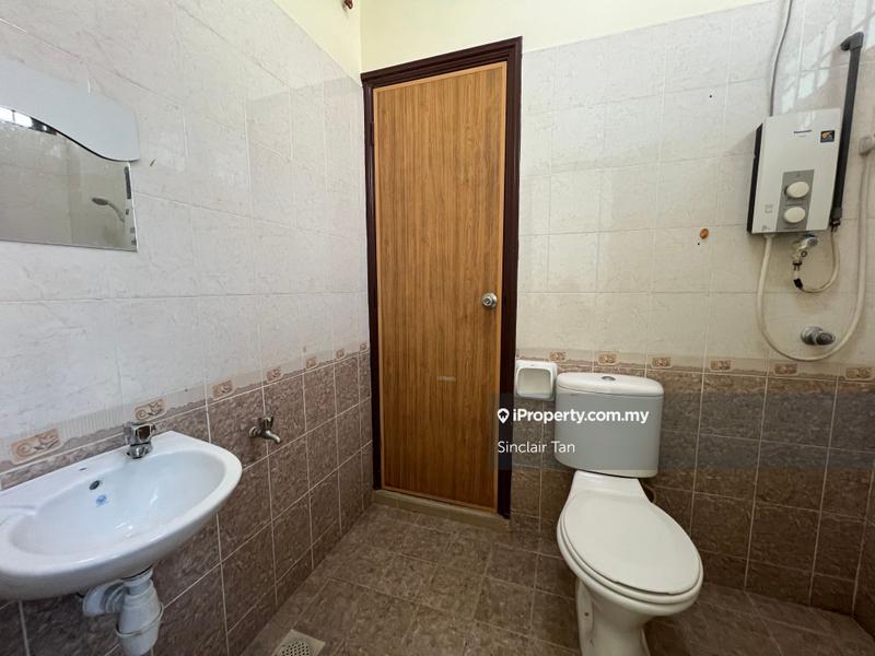 Rumah Berangkai 2 Tingkat untuk Dijual di Taman Angsa Mas, Durian Tunggal oleh Geoffery Wee - iProperty.com.my