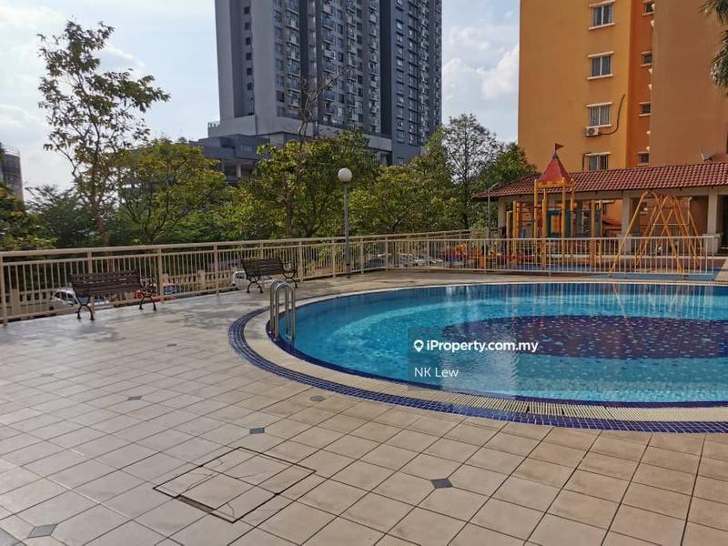 Apartment for Sale in Puteri Bayu Apartment by NK Lew - iProperty.com.my