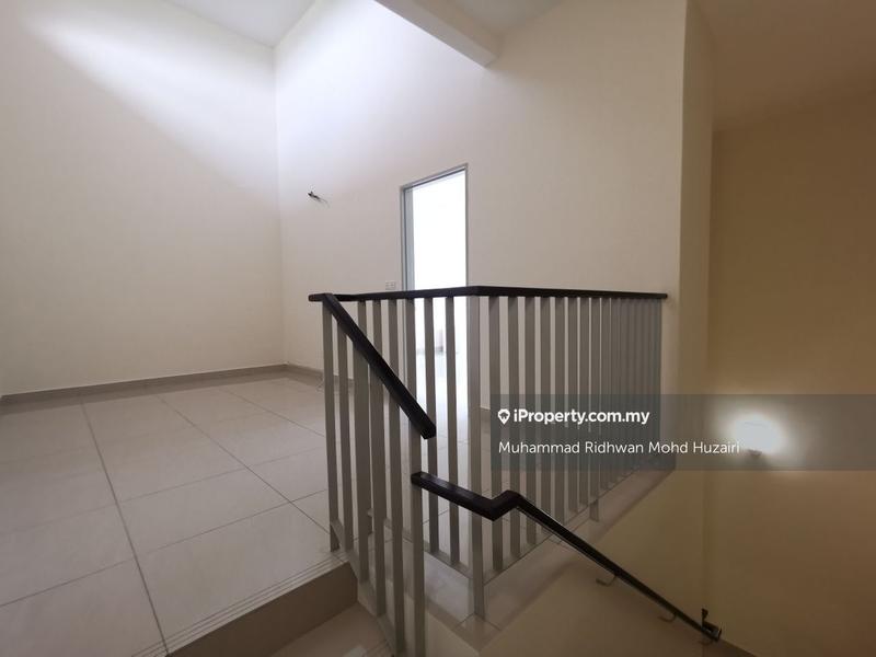 Rumah Berangkai 2.5 Tingkat untuk Dijual di Dengkil, Selangor oleh Muhammad Ridhwan Mohd Huzairi - iProperty.com.my