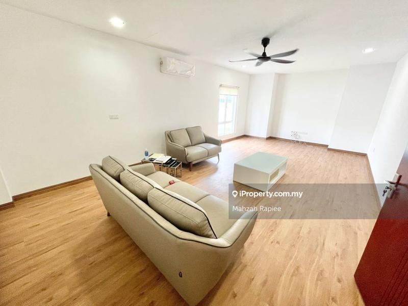 Bungalow House for Sale in Country Heights, Kajang by Mahzah Rapiee - iProperty.com.my