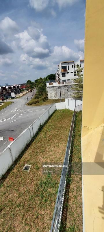 Rumah Berkembar untuk Dijual di Bandar Sungai Long, Selangor oleh Kelly Yan Kai Lit - iProperty.com.my