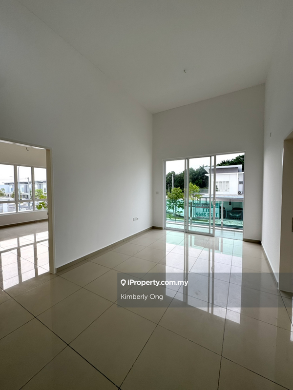 Rumah Berangkai 2 Tingkat untuk Dijual di Bayu Sutera, Bandar Sri Sendayan, Bandar Sri Sendayan oleh Kimberly Ong - iProperty.com.my