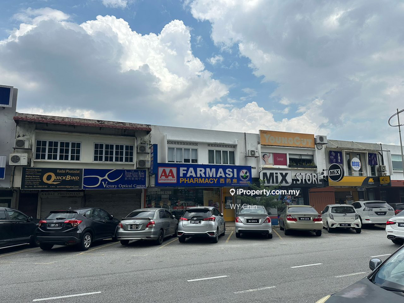 For Sale - 2 STOREY RARE UNIT ROi 4%,SEKSYEN 17