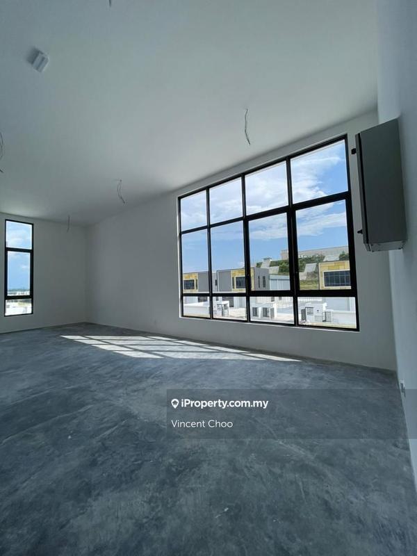 For Rent - PUNCAK ALAM | BU 3,900SF | 1.5 STY CLUSTER | AVAILABLE NOW | FOR RENT