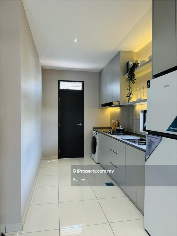 Rumah Berangkai 2 Tingkat untuk Dijual di Austin Crest, Johor Bahru oleh By Lee - iProperty.com.my