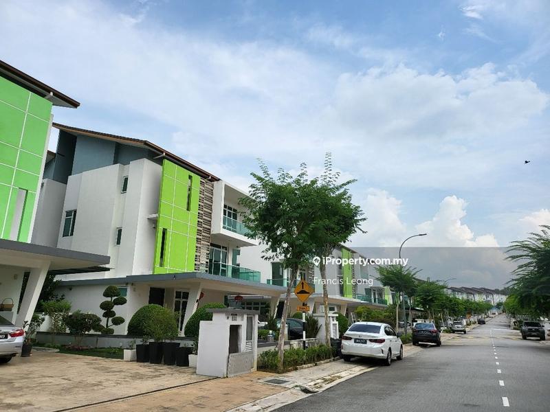 Rumah Berkembar untuk Dijual di Kinrara Residence, Puchong oleh Francis Leong - iProperty.com.my