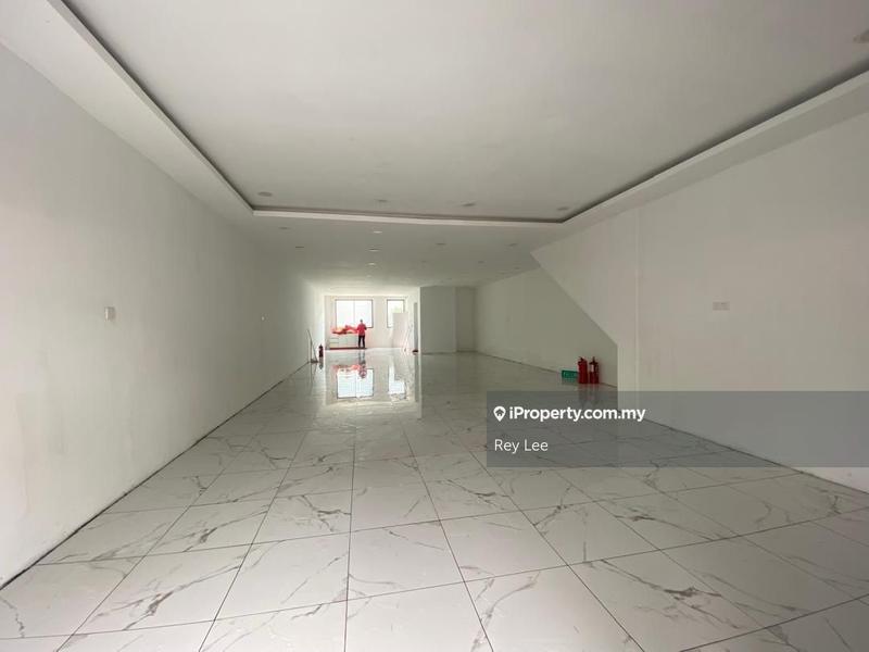 For Rent - Partial Renovated Ground floor, Adda Height, 3 storey Shop, Facing Main Road