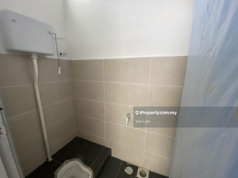 Shop / Office untuk Dijual di Taman Saujana, Kluang oleh Vivi Lim - iProperty.com.my