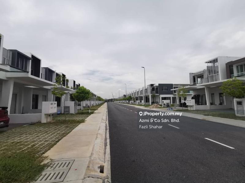 Rumah Berangkai 2 Tingkat untuk Dijual di Cybersouth, Casa View, Casa Green, Casa Woods, Cyberjaya oleh Fazli Shahar - iProperty.com.my